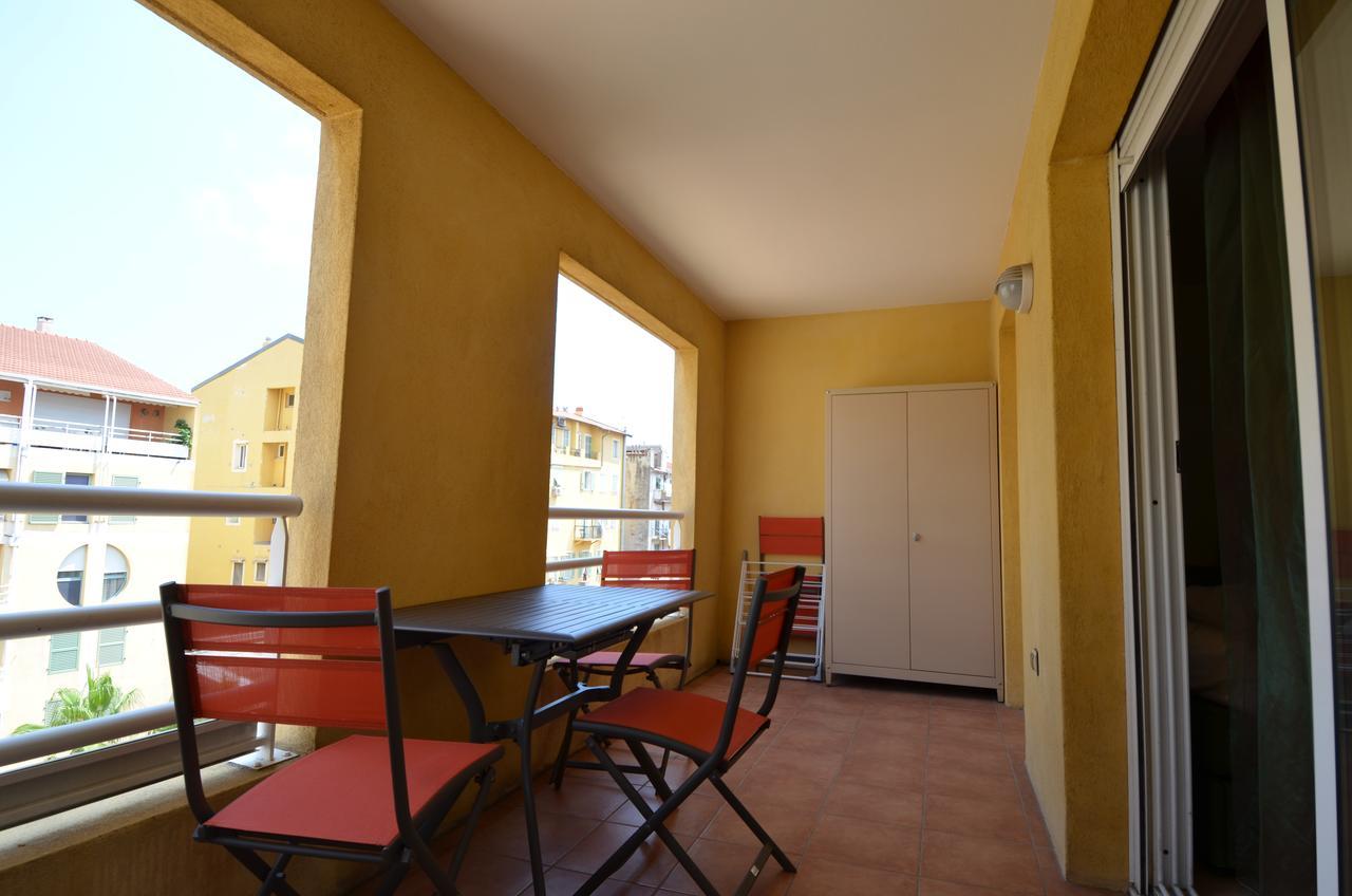 Appartement 3 Personnes Avec Coin Nuit Avec Terrasse Et Parking Quartier Du Port De Nice Exteriör bild