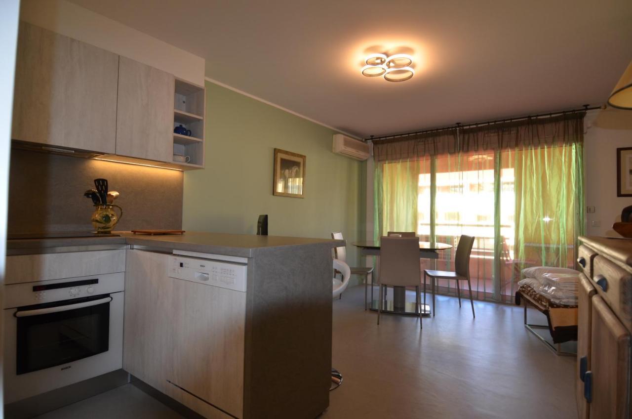 Appartement 3 Personnes Avec Coin Nuit Avec Terrasse Et Parking Quartier Du Port De Nice Exteriör bild